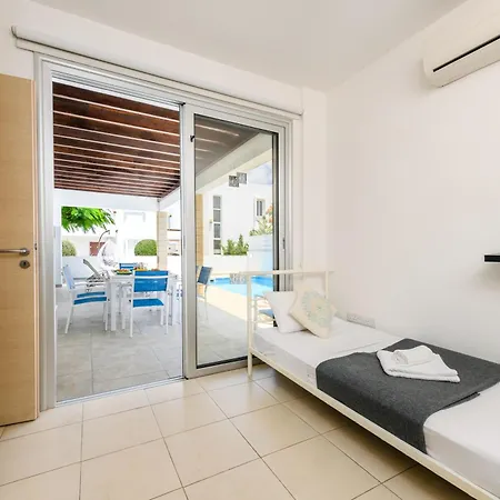 Konnos Breeze Villa *