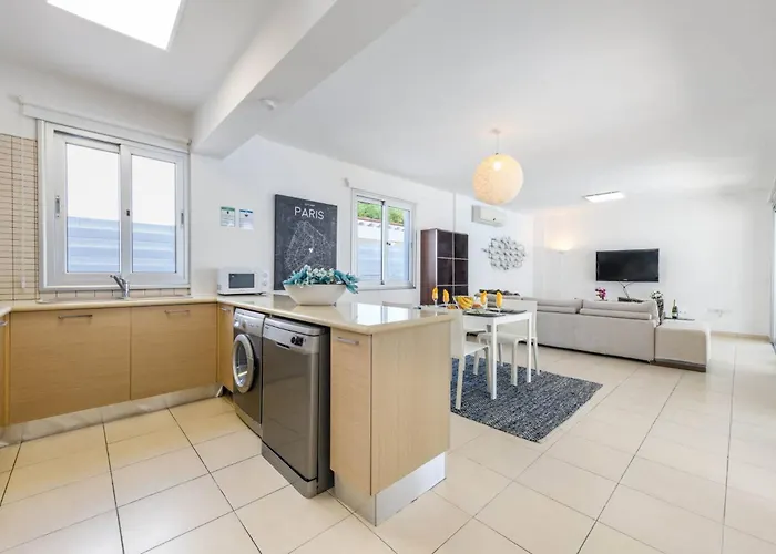 Konnos Breeze * Protaras